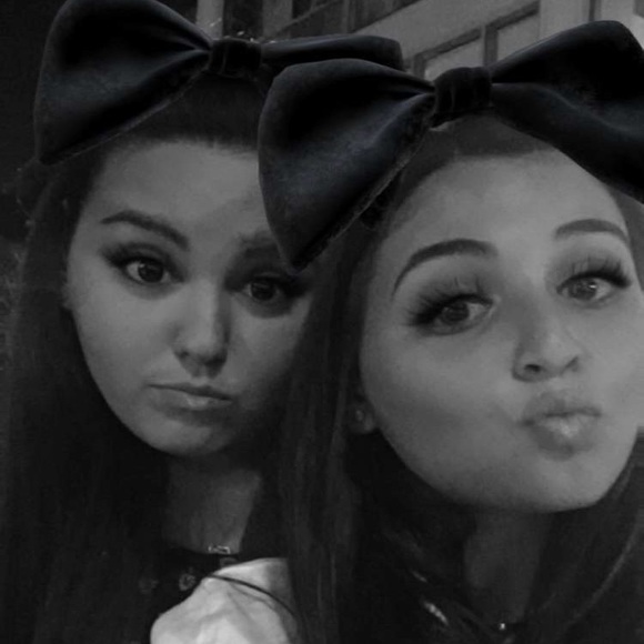 Meet your Posher, Lauren - Picture 1 of 1